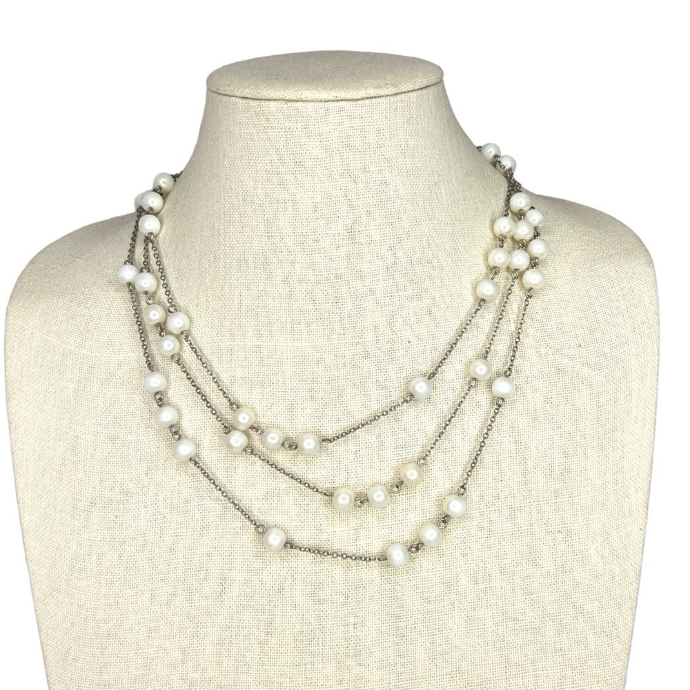 Single Strand Pearl and Silver Chain Necklace